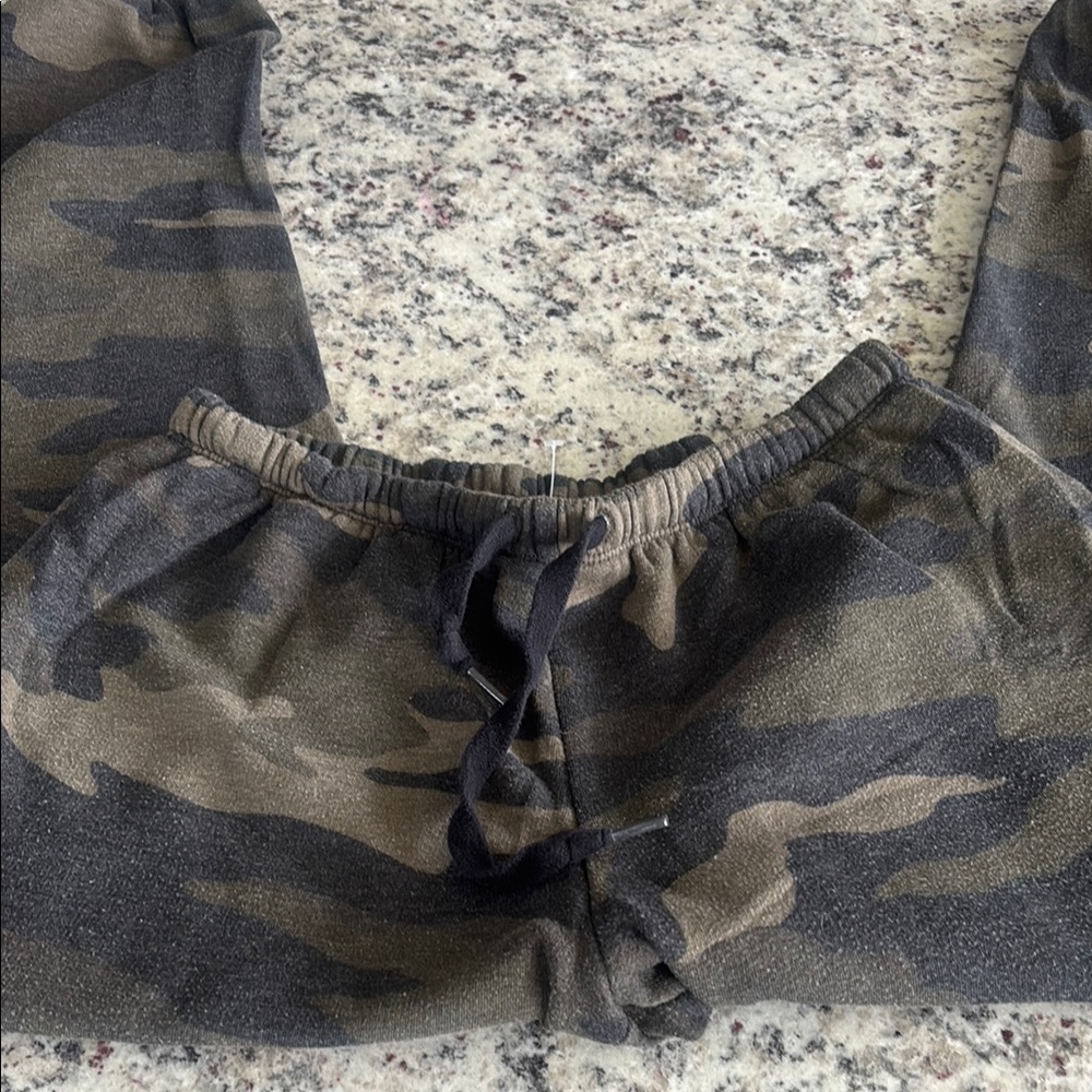 Camo PINK sweatpants with White Lettering - Picture 3 of 6